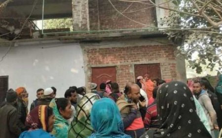 নওগাঁর মহাদেবপুর বাসা থেকে নারীর গলাকাটা মরদেহ উদ্ধার