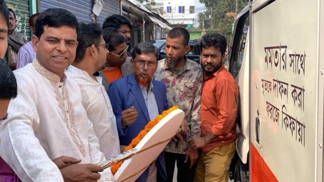 সাংবাদিক লায়েকুজ্জামানকে ফুলেল শ্রদ্ধায় শেষ বিদায় জানালো নগরকান্দা প্রেসক্লাব