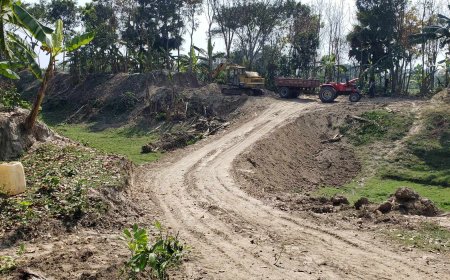 বোয়ালমারীতে খাল খননের মাটি বিক্রি, যাচ্ছে ইটভাটাসহ বিভিন্ন স্থানে 