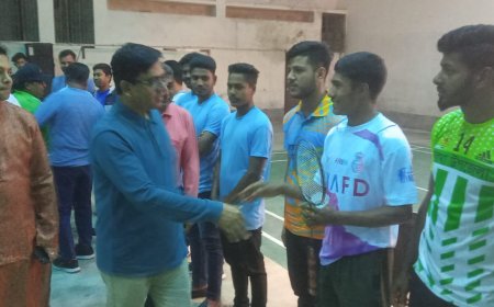ফরিদপুরে জেলা প্রশাসন গোল্ডকাপ ব্যাডমিন্টন টুর্নামেন্ট শুরু