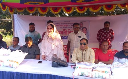 ফরিদপুরে চৌধুরী নায়াব ইউসুফের খাদ্য সামগ্রী বিতরণ ও আলোচনা সভা অনুষ্ঠিত