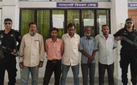 জয়পুরহাটে বিআরটিএ ও পাসপোর্ট অফিসের দালাল চক্রের বিরুদ্ধে অভিযান, আটক-৫