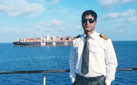 নওগাঁর সন্তান সাহিদুজ্জামানের বাড়িতে স্বজনদের আহাজারি