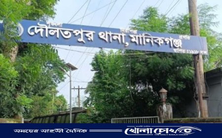 ছিনতাইকালে দৌলতপুর থানার ২ পুলিশ সদস্য গ্রেফতার