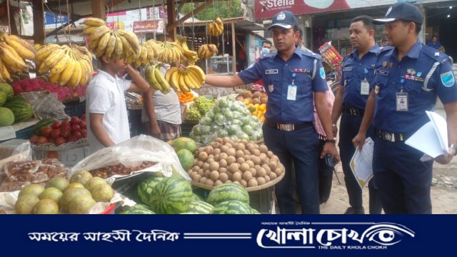 ফরিদপুরে নিত্যপন্যের বাজার নিয়ন্ত্রণে কোতয়ালী থানার ওসির পরিদর্শন