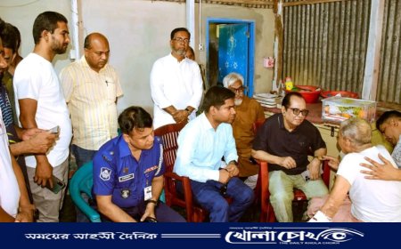 মহম্মদপুরে অসুস্থ্য বীর মুক্তিযোদ্ধা রোস্তম আলী শিকাদারকে দেখতে গেলেন ড.বীরেন শিকদার এমপি