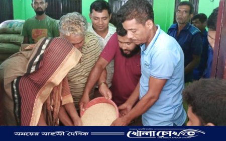 খোকসায় ভিজিএফ চাউল বিতরণ