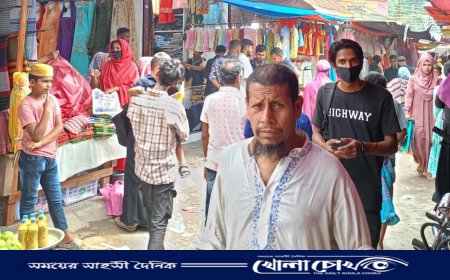 সদরপুরে ঈদের কেনাকাটায় শেষ মূহুর্তের উপচেপড়া ভীড়