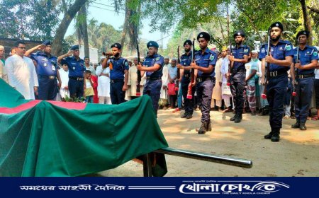নওগাঁয় রাষ্ট্রীয় মর্যাদায় বীর মুক্তিযোদ্ধা আসাদের দাফন সম্পন্ন