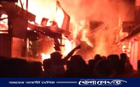 নোয়াখালীর চৌমুহনী বাণিজ্য কেন্দ্রে আবারো অগ্নিকাণ্ডে ২৫ টি দোকান ছাই