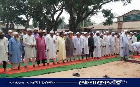 কালীগঞ্জে ইসতিসকার নামাজ আদায়