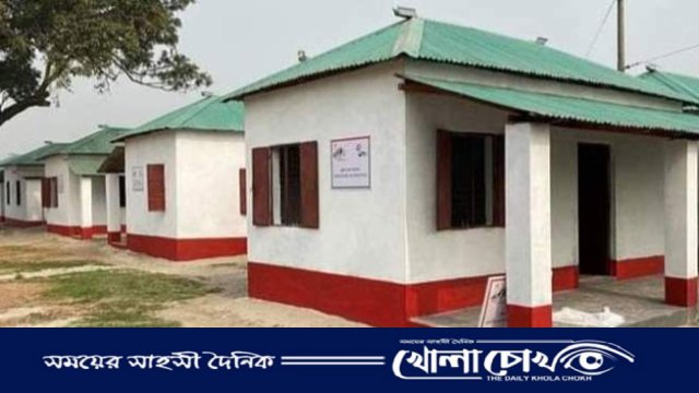 মুকসুদপুরের জলিরপাড়ে আশ্রয়ণ প্রকল্পে দৃষ্টিনন্দন ঘর নির্মাণ হচ্ছে