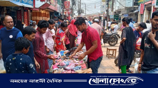 ছুটির দিনে জমজমাট ফরিদপুরের ঈদের বাজার