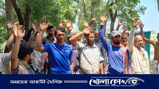 বোয়ালমারীতে হিরু মুন্সীর কার্বণ মিল ও সীসা কারখানা বন্ধের দাবিতে মানববন্ধন