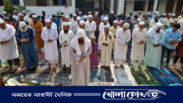 নোয়াখালীতে তীব্র তাপদাহ থেকে মুক্তি ও বৃষ্টির জন্য ইসতিসকার নামাজ আদায়