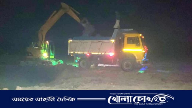 বোয়ালমারীতে রাতের আঁধারে ফসলি জমির মাটি যাচ্ছে আল আলী ইটভাটায়