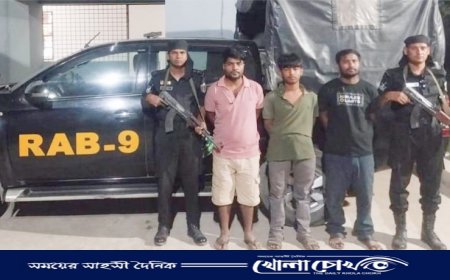 বিজয়নগরে বিপুল পরিমান জাল নোট ও জাল নোট তৈরির সরঞ্জামসহ গ্রেপ্তার-৩