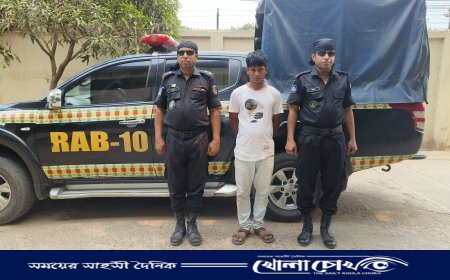 ফরিদপুরে ১২৭ বোতল ফেনসিডিল সহ ১ জন মাদক ব্যবসায়ীকে গ্রেফতার করেছে র‍্যাব-১০