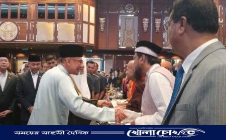 মালয়েশিয়ার প্রধানমন্ত্রীর সাথে ড. আবু রেজা নদভীর সৌজন্য সাক্ষাৎ