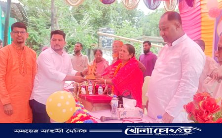 ফুরসা প্রাথমিক বিদ্যালয়ের প্রধান শিক্ষিকার বিদায় সংবর্ধনা অনুষ্ঠিত 