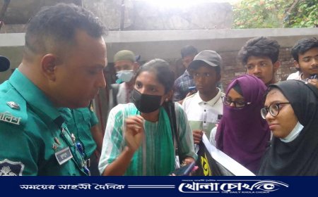 এইচএসসি পরীক্ষার্থীদের আমরণ অনশন পুলিশের বাঁধায় পন্ড