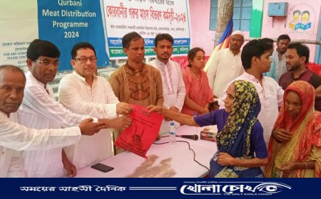 ফরিদপুরে দরিদ্র পীড়িত মানুষের মধ্যে কোরবানির গরুর মাংস বিতরণ