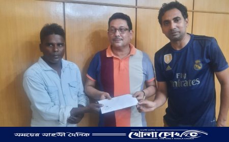 রাসেলস ভাইপার ধরে পুরস্কার পেলেন ‌ ফরিদপুরের দুজন ব্যক্তি 