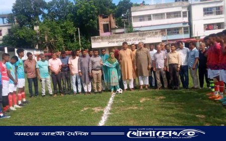 মাগুরার শ্রীপুরে বঙ্গবন্ধু জাতীয় গোল্ডকাপ ফুটবল টুর্নামেন্টের উদ্বোধন 