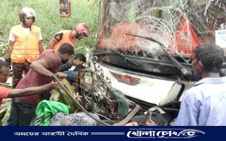 নোয়াখালীতে বেপরোয়া গতির স্টার লাইন বাস চাপায় মা-ছেলেসহ ৩ জনের মৃত্যু