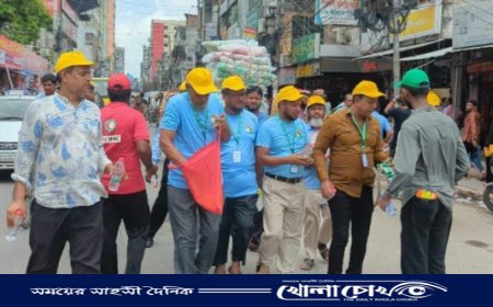 ফরিদপুরে যানজট নিরসনে কর্মরত ছাত্র ছাত্রীদের পাশে পরিবেশ উন্নয়ন ফোরাম 