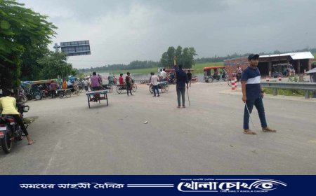 আত্রাইয়ে শিক্ষার্থীদের নিয়ন্ত্রণে স্বাভাবিক যান চলাচল