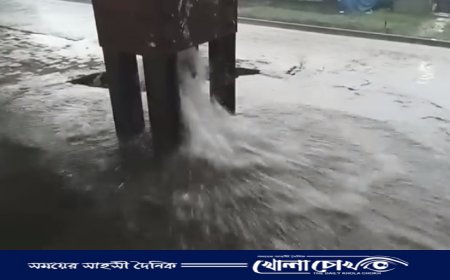 আত্রাইয়ের আহসানগঞ্জ রেলওয়ে প্লাটফর্মে বৃষ্টি হলেই জলাবদ্ধতা, যাত্রীদের চরম দুর্ভোগ