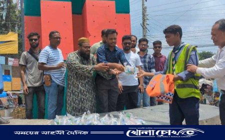 মাগুরা রিপোর্টার্স ইউনিটির আয়োজনে স্বেচ্ছাসেবী শিক্ষার্থীদের মধ্যে খাবার-পানি বিতরণ 