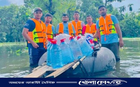 গত পাঁচ দিন বানভাসি মানুষের পাশে শান্তির আহ্বান নামের স্বেচ্ছাসেবী সংগঠন