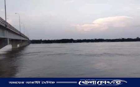 বন্যা আতঙ্কে খোকসার পদ্মা ও গড়াই পাড়ের মানুষ