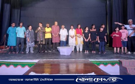 ফরিদপুরে বন্যার্তদের সহযোগিতার জন্য নাটক মঞ্চস্থ