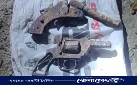 শ্রীপুরে পরিত্যক্ত ২টি আগ্নেয়াস্ত্র উদ্ধার করেছে পুলিশ  