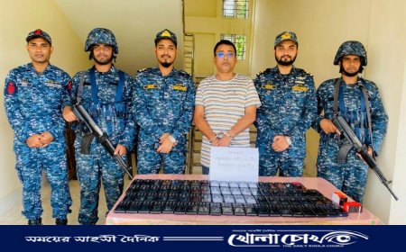 সরকারি বরাদ্দ আত্মসাৎ, ২৭৯ সিমকার্ড ও ৭৬ মোবাইলসহ ইউপি চেয়ারম্যান আটক