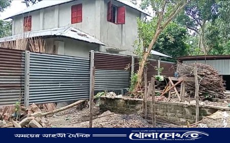 জমির দ্বন্দ্বে প্রতিপক্ষের বাড়িঘরে হামলাঃভাংচুর, অগ্নিসংযোগ ও লুটপাটের অভিযোগ 