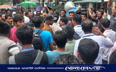 ভারতে ইসলাম ধর্ম ও মহানবী হযরত মোহাম্মদ (সঃ) কে নিয়ে কটুক্তি করার প্রতিবাদে ফরিদপুরে বিক্ষোভ মিছিল অনুষ্ঠিত 