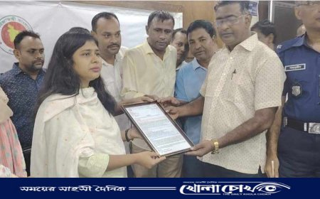 দশম গ্রেড বাস্তবায়নের দাবিতে আত্রাইয়ে প্রাথমিক শিক্ষকদের মানববন্ধন 