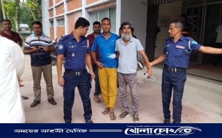 আড়িয়ালখাঁ নদীতে অবৈধ বালু উত্তোলন নিয়ে হামলা,অগ্নিসংযোগ, আহত-১০ আটক-২