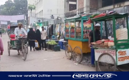 অবৈধ ব্যবসায়ীদের দখলে ব্রাহ্মণবাড়িয়ার কোর্ট রোড এর ফুটপাত