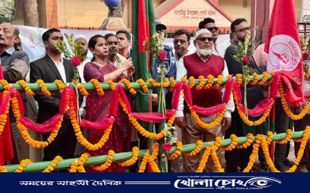 আখাউড়ায় ৭১ এর পতাকা উড়ানোর স্থানে সমবেত কণ্ঠে জাতীয় সংগীত 