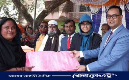 আত্রাইয়ে বেদে ও কুলি সম্প্রদায়ের মাঝে জেলা প্রশাসকের কম্বল বিতরণ   