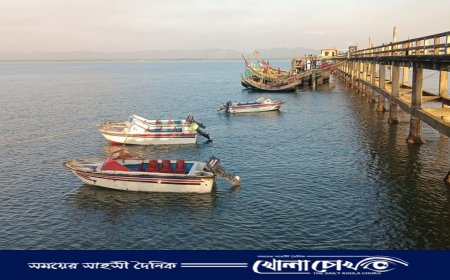 টেকনাফে শাহপরীর দ্বীপ  ঝুঁকিপূর্ণ জেটি ২১ বছরেও সংস্কার হয়নি, দুর্ঘটনার আশংঙ্কা