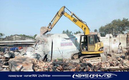 রাণীনগরে অর্ধশত অবৈধ স্থাপনা উচ্ছেদ