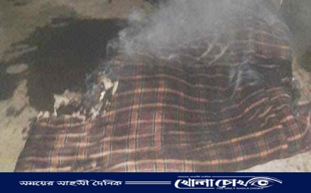 নোয়াখালীতে সাবেক সেনাপ্রধানের ও আ.লীগ নেতার বাড়িতে হেলমেট বাহিনীর হামলা-অগ্নিসংযোগ