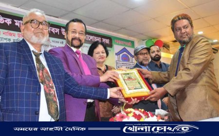 একুশে স্মৃতি পদক  পেলেন কাপ্তাই উপজেলা বিএনপি'র সভাপতি লোকমান আহমেদ 