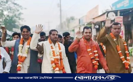 সুবর্ণচরে আক্তার মিয়ার হাট বনিক সমিতির সভাপতি আজহার সেক্রেটারি নুর মাওলা